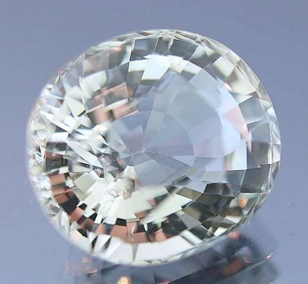 Captivating UNTREATED 14.20ct champagne Topaz