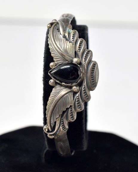 Leaf Cuff Bracelet with Onyx in Sterling Silver 18.7grams