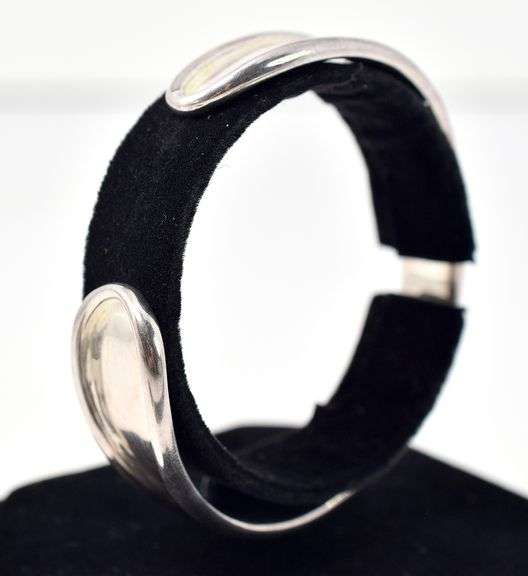 Solid Tapered Band Cuff Bracelet in Sterling Silver 39.9grams
