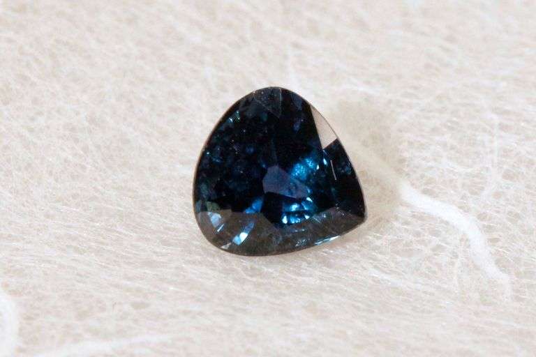 Sweet Natural Sapphire Pear