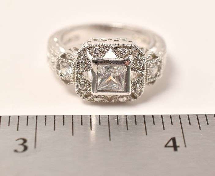 Square Cut Gem Ring in Sterling Silver 7.7grams Size 6 3/4