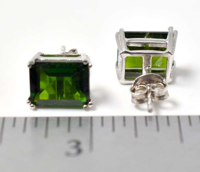 Emerald Gemstone Earrings in Sterling Silver 2.7grams