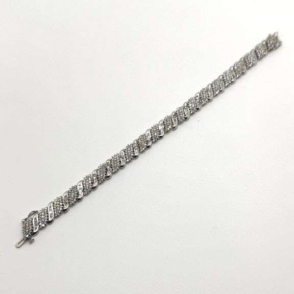 10k White Gold Diamond Bracelet