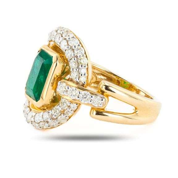 14K YELLOW GOLD EMERALD AND DIAMOND RING 3.42 C.T.W.