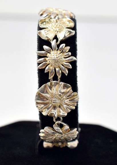 Flower Link Bracelet in Sterling Silver 28grams