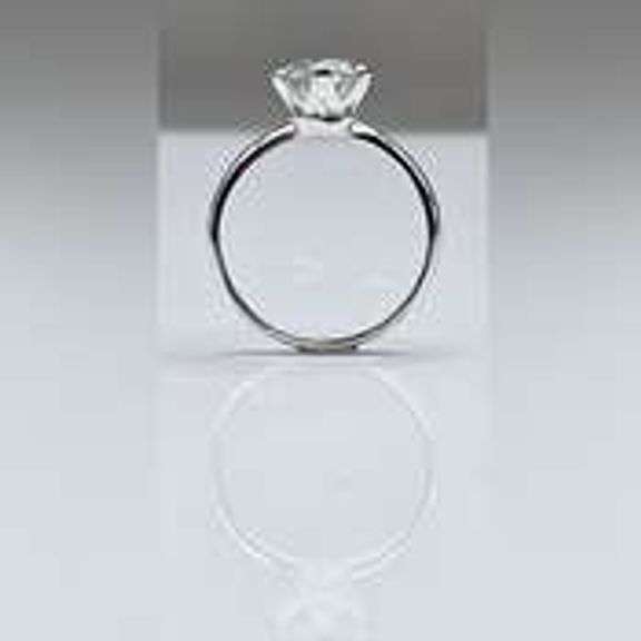 Ladies Sparkling 3.5 Ct VVs1 White E-F Simulated Lab Diamond Ring