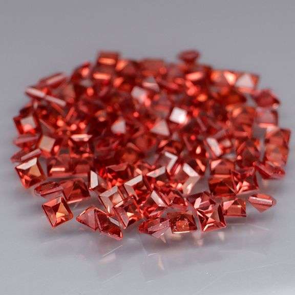 Premium color! 6.65ct princess cut Garnet set!