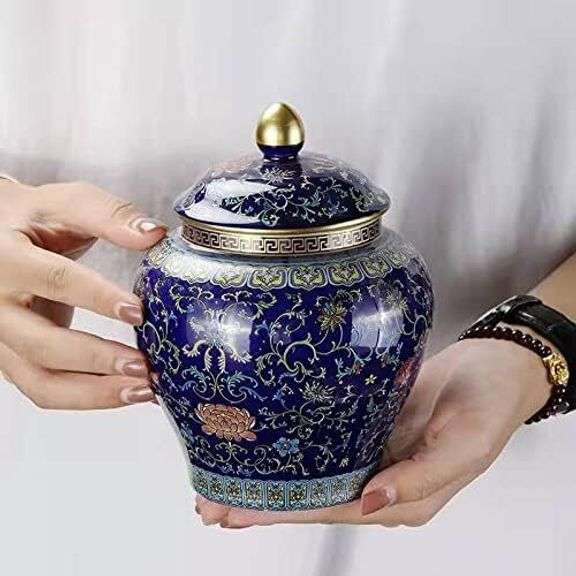 Chinese Imperial Enamel Porcelain Jar