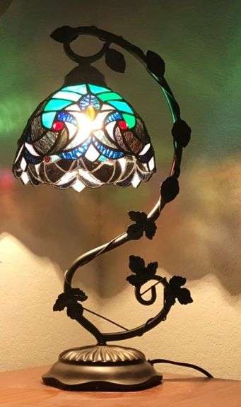 Flower Stained Glass Lamp
