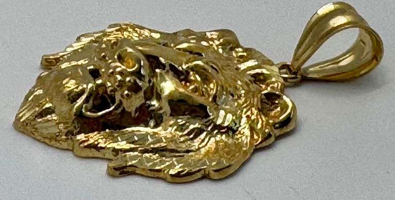 10K Yellow Gold Lion Pendant