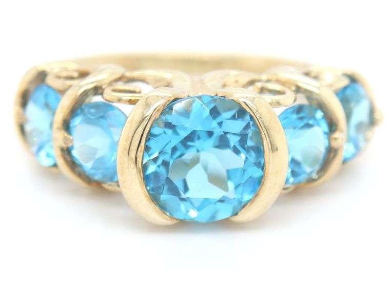 14kt Yellow gold blue topaz 5-stone ring
