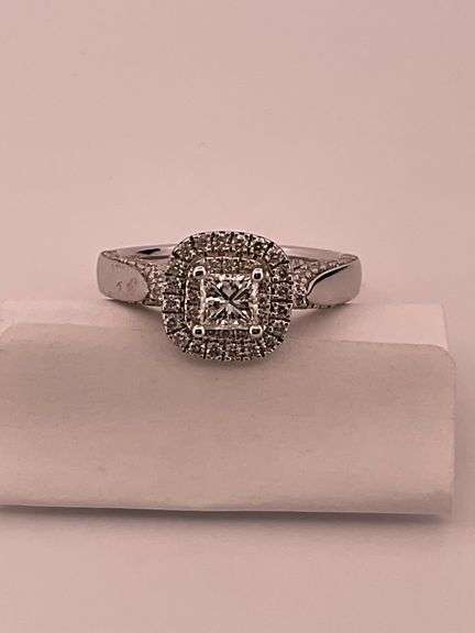 CERTIFIED "VERA WANG" LOVE COLLECTION 14K WHITE GOLD DIAMOND ENGAGEMENT RING.