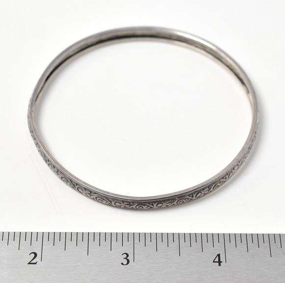 Bangle Bracelet with Floral pattern in Sterling Silver 7.5grams