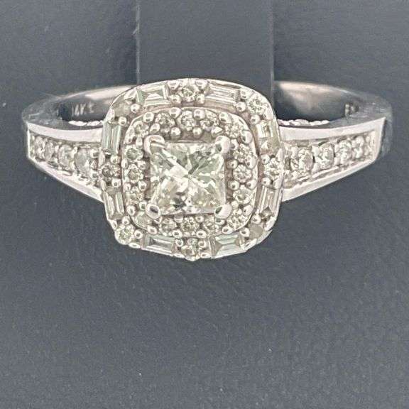 CERTIFIED BRAND NEW LADIES DIAMOND RING