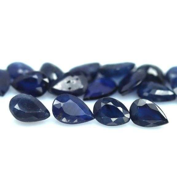 Heavy 7.52ct royal blue Sapphire set
