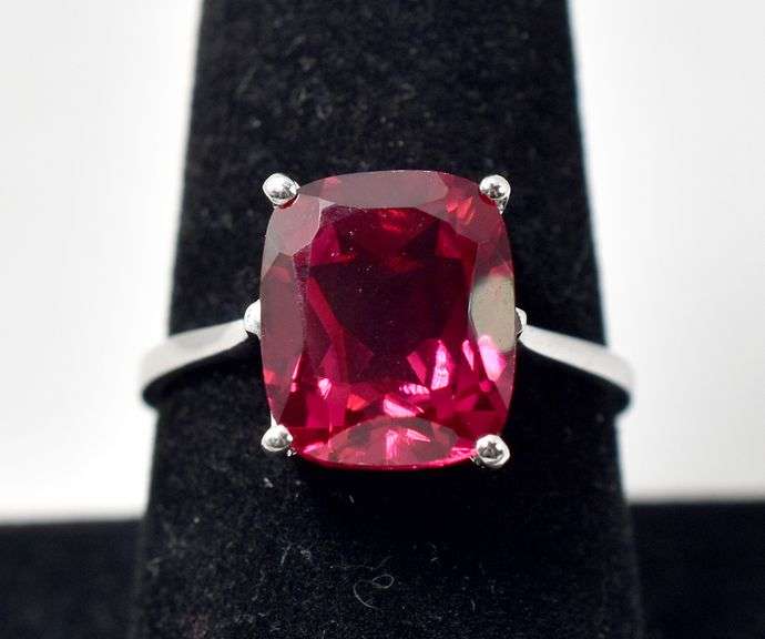 Bright Pink Stone Ring in Sterling Silver 3.5grams Size 8 3/4
