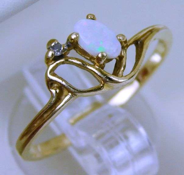 Vintage 10K Opal Ring, Size 6.25