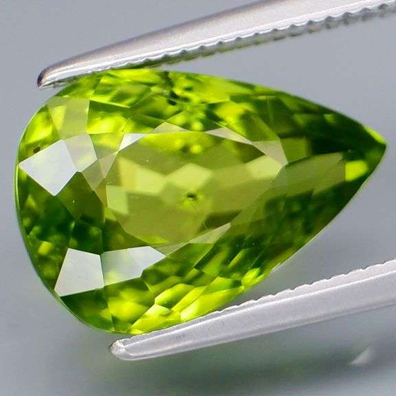 Huge! 4.79ct untreated Burma green Peridot!