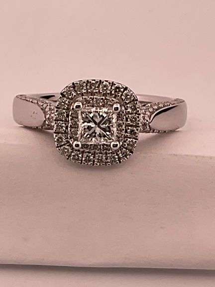 CERTIFIED "VERA WANG" LOVE COLLECTION 14K WHITE GOLD DIAMOND ENGAGEMENT RING.