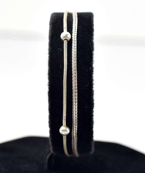 Set of 2 Chain Link Bracelet in Sterling Silver. 4.5 grams. 7 3/8 inch long.