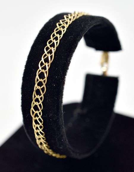 Elegant 14K Yellow Gold Chain Link Bracelet