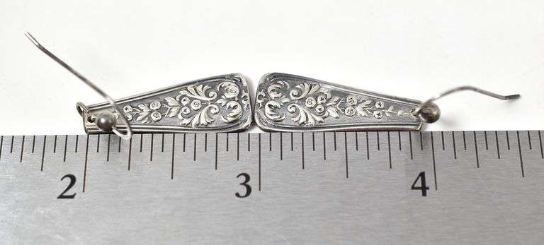 Floral Design Handle Earrings in Sterling Silver 4.6grams