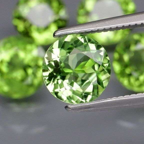 Round cut! Untreated! Matched! 4.53ct Peridot set!