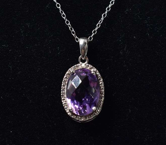 Oval Amethyst Necklace in Sterling Silver 3.8grams 18inch