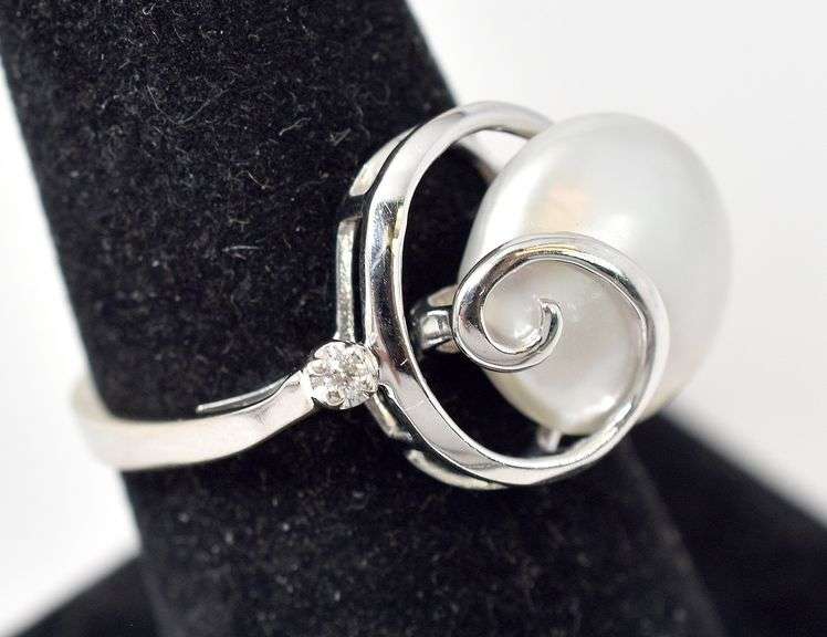 Unique 14K White Gold Pearl and Diamond Ring
