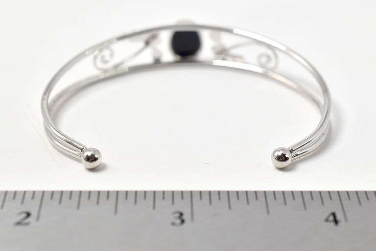 Dainty Cuff Bracelet with Onyx Stone in Sterling Silver 5.8grams