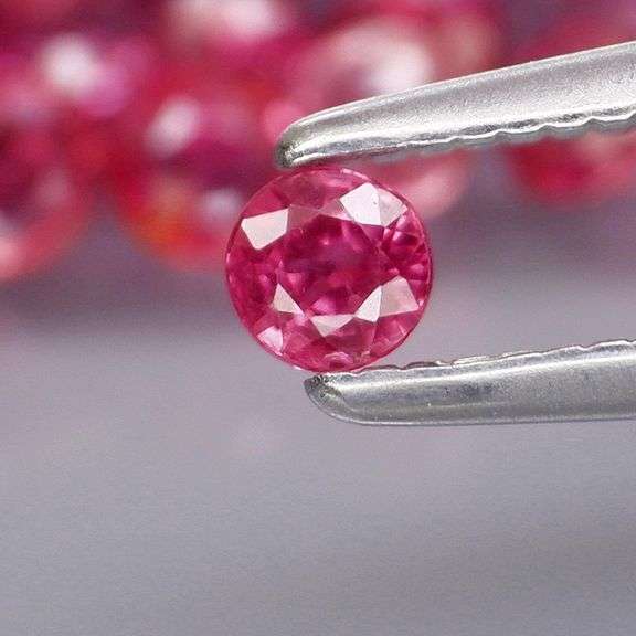 Captivating 3.77ct violet red Ruby set -Heated only!!!