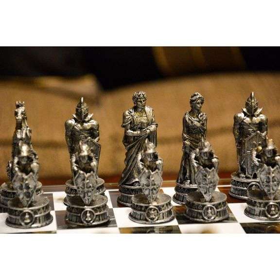 Roman Gladiators Coliseum Chess Set