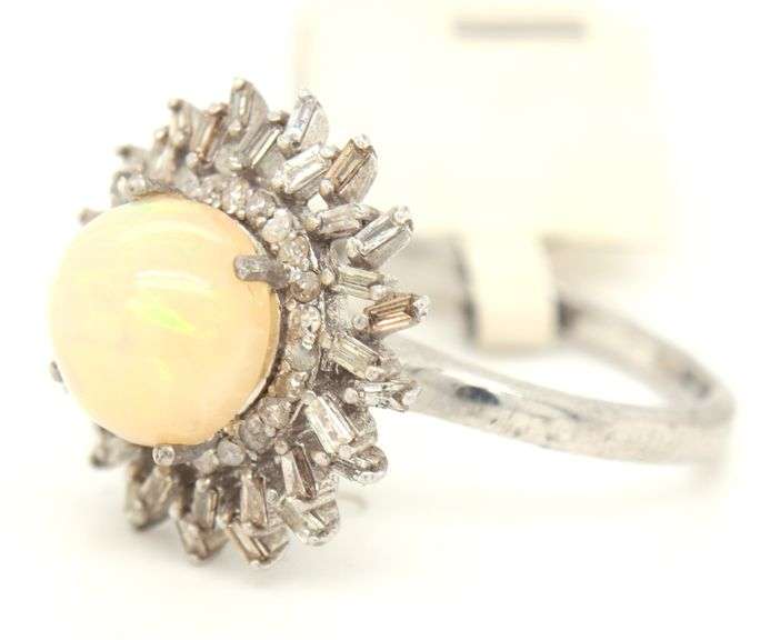 Amazing 2.15CTS Round Cabochon-Cut Opal W/ Fire & Diamond Ring in 925 Sterling Silver