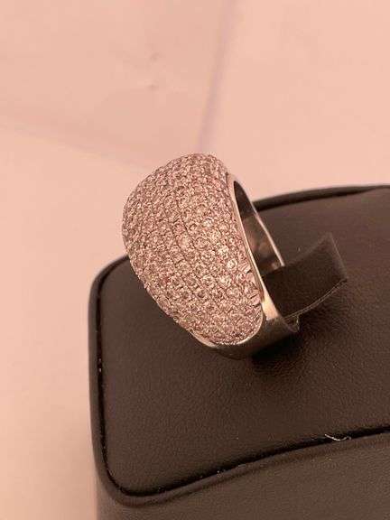 CERTIFIED BRAND NEW 18K WHITE GOLD DIAMOND DOME RING. 3.50 CARATS