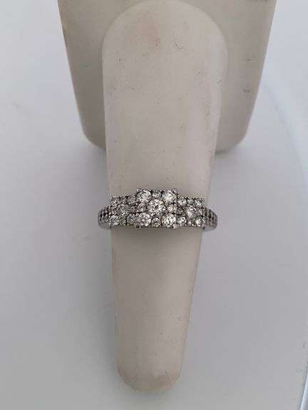 CERTIFIED 14K WHITE GOLD DIAMOND RING