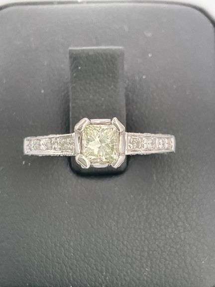 CERTIFIED BRAND NEW 14K WHITE GOLD DIAMOND ENGAGEMENT RING