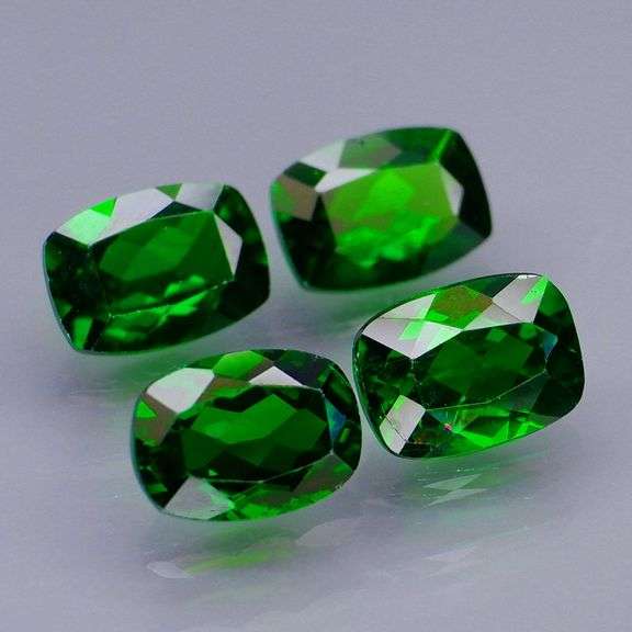 Real! Russian 3.68ct Chrome Diopside set!