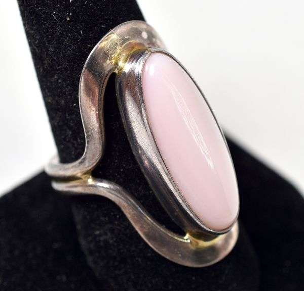 Oval Pink Coral Ring in Sterling Silver 12grams Size 9
