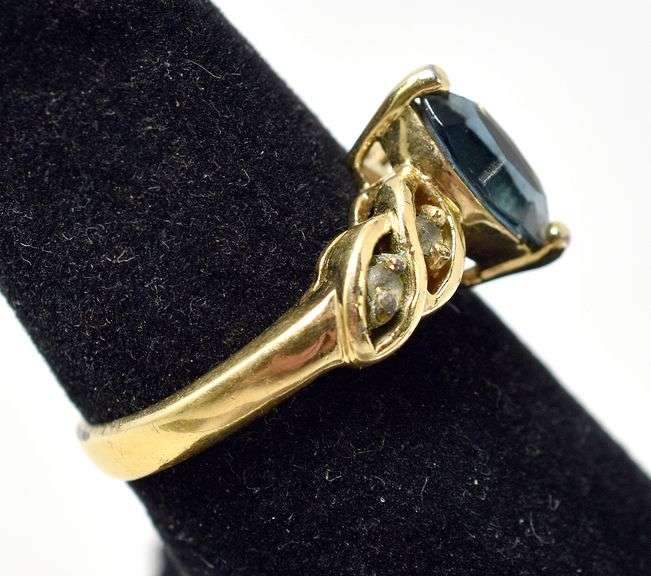 Small Oval Cut Blue Stone Ring in Sterling Silver 3.1grams Size 6 1/4