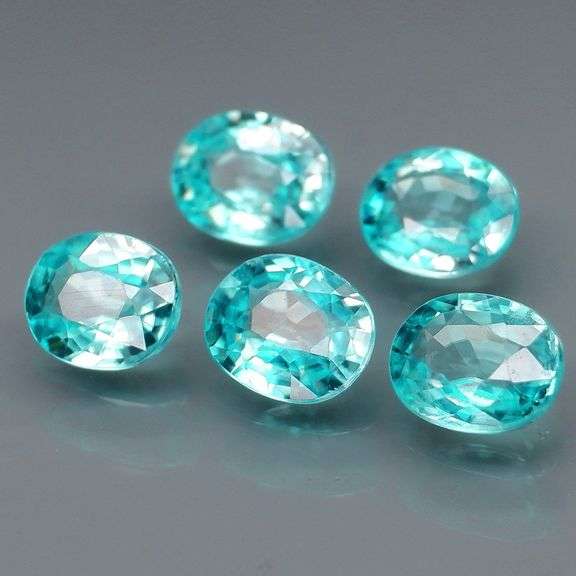 Brilliant 5.15ct seafoam blue VS to SI Zircon set