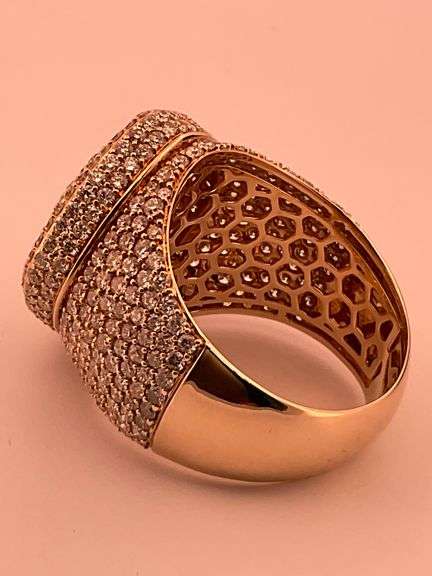 MEN'S CERTIFIED BRAND NEW 14K GOLD AND DIAMOND RING. 6.00 CARATS