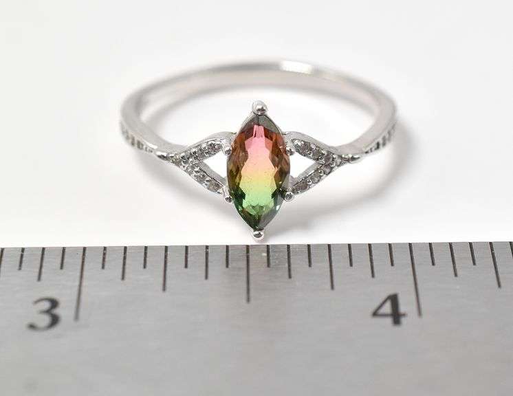 Beautiful Gradient Gemstone Ring in Sterling Silver 2.4grams Size 10 1/4