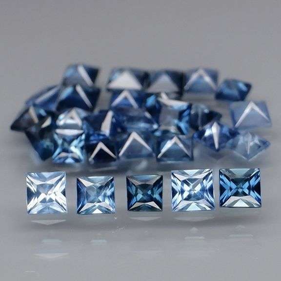 Vivid blue 3.30ct radiant princess cut Sapphire set