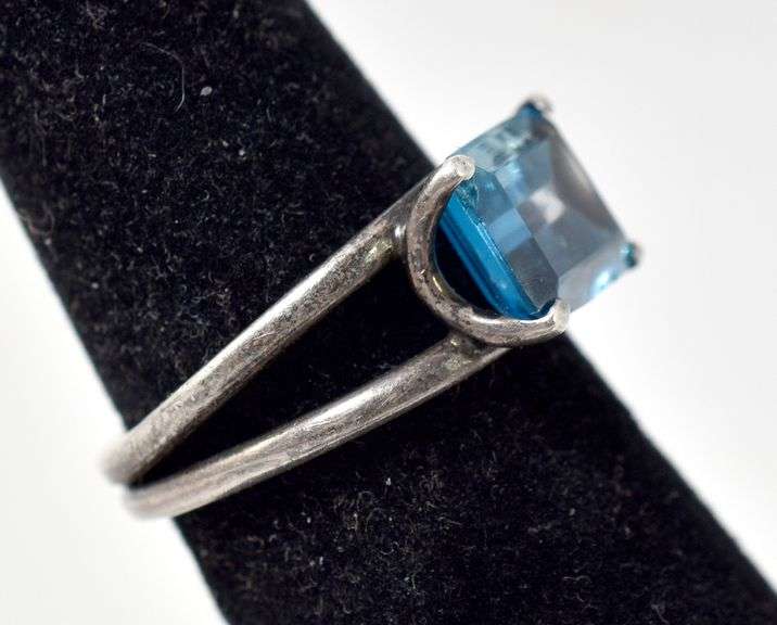 Amazing Topaz Ring in Sterling Silver