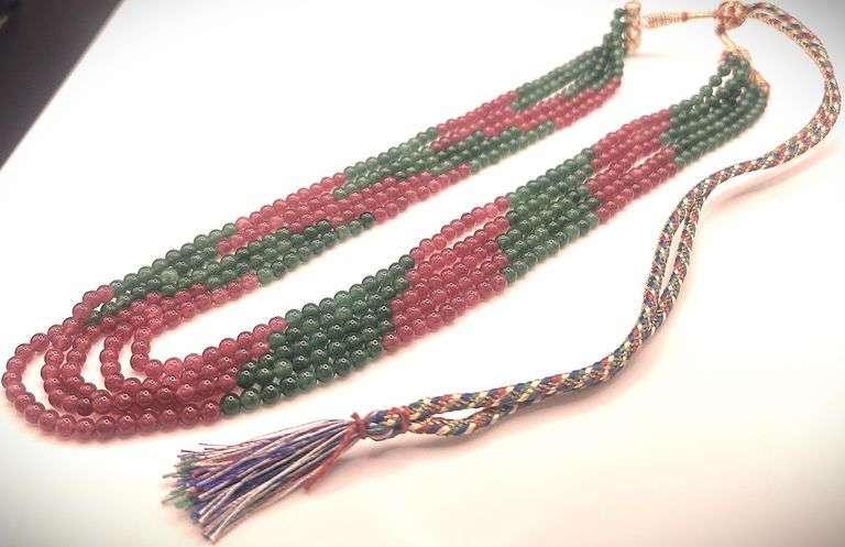 Beautiful Rare Natural 324.5 Cttw Mined From The Earth 5 Strand Emerald and Ruby Necklace.