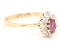 10kt Yellow gold topaz and diamond flower style ring