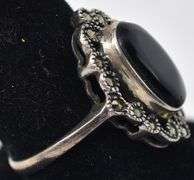Onyx Ring with Accent Gems in Sterling Silver 4.5grams Size 8 1/4