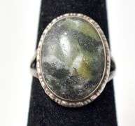 Small Green Patterned Stone Ring in Sterling Silver 3.3grams Size 5