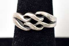 Wave Band Ring in Sterling Silver 4.6grams Size 6 3/4