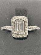 CERTIFIED BRAND NEW 14K WHITE GOLD DIAMOND ENGAGEMENT RING